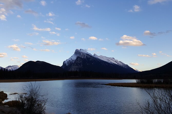 Calgary Airport Shuttle to Banff & Lake Louise - Finding the shuttle at Calgary International Airport