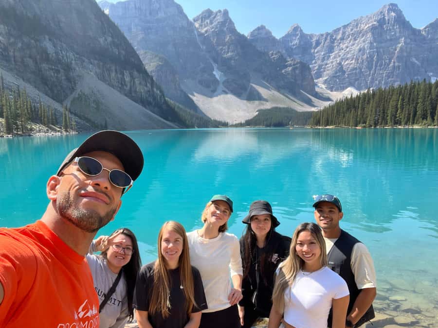 Calgary/Canmore: Banff National Park & Lake Louise Day Trip - Winter viewpoints: Bow Falls and Surprise Corner