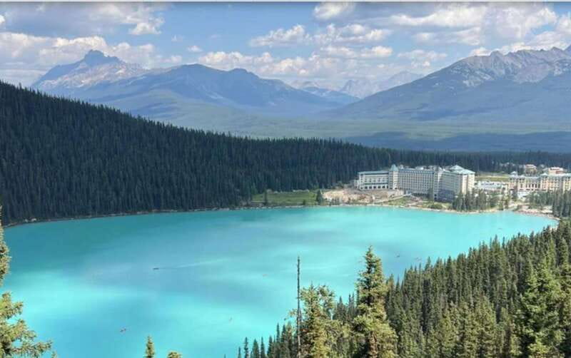 Calgary/Canmore: Lake Louise, Moraine Lake, & Banff Day Tour - Lake Louise: the first major stop