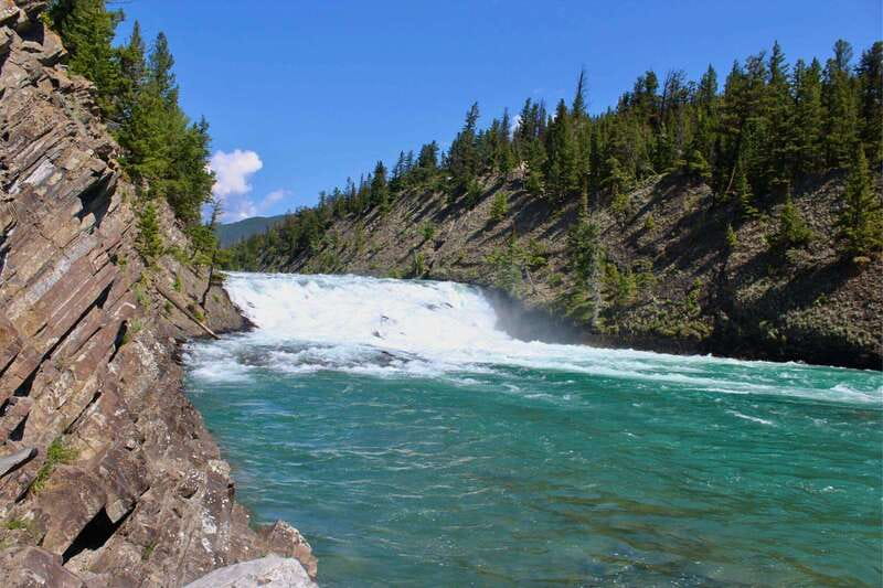 Calgary/Canmore: Lake Louise, Moraine Lake, & Banff Day Tour - How the transportation affects the day