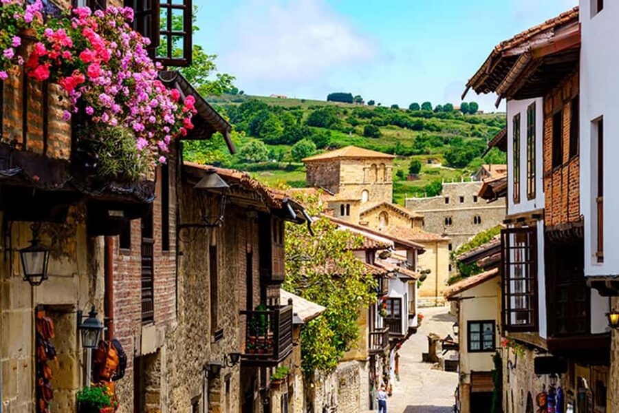 Capricho Gaudí with entrance, Santillana del Mar and Sequoia Forest - Who will enjoy this outing most?