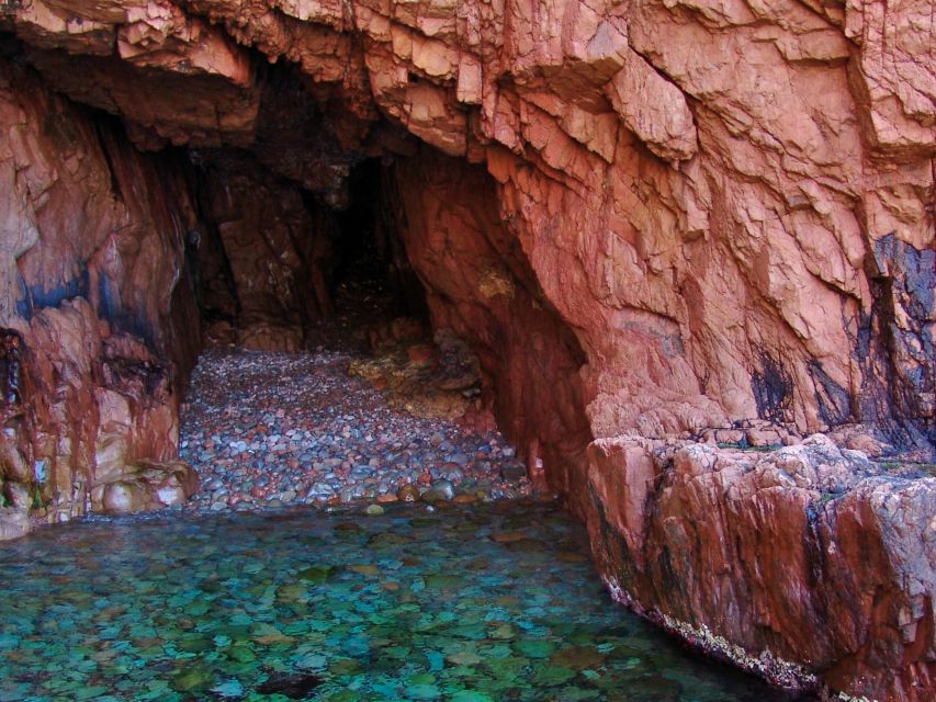 Cargèse: Calanques of Piana Capo Rosso Semi-Rigid Boat Tour - Entering the red rock of Capo Rosso
