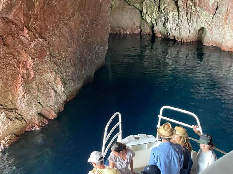 Cargèse: Calanques of Piana on a family boat - The crew and the tone of the outing