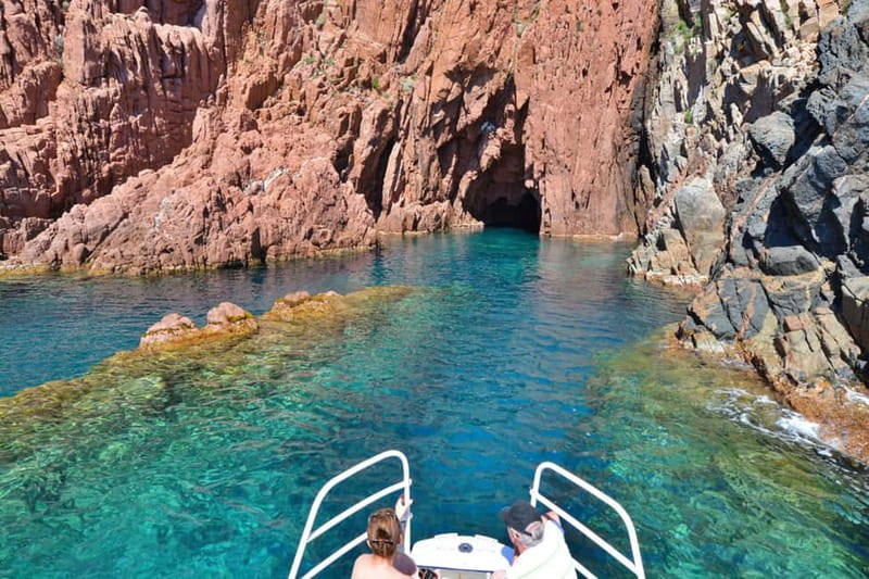 Cargèse: Calanques of Piana on a family boat - Capo Rosso and the small caves