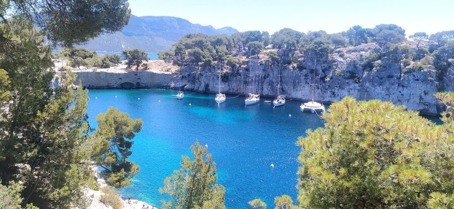 Cassis: 3 Calanques Half-Day Hiking Tour with Swimming - What to bring for a comfortable half-day