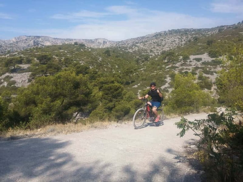 Cassis: Calanques and Viewpoints Tour by Mountain E-Bike - From a secret vineyard into the Calanques