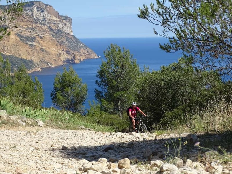 Cassis: Calanques and Viewpoints Tour by Mountain E-Bike - Getting comfortable with the electric mountain bike