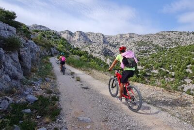 Cassis: Three Calanques Tour by Electric Mountain Bike