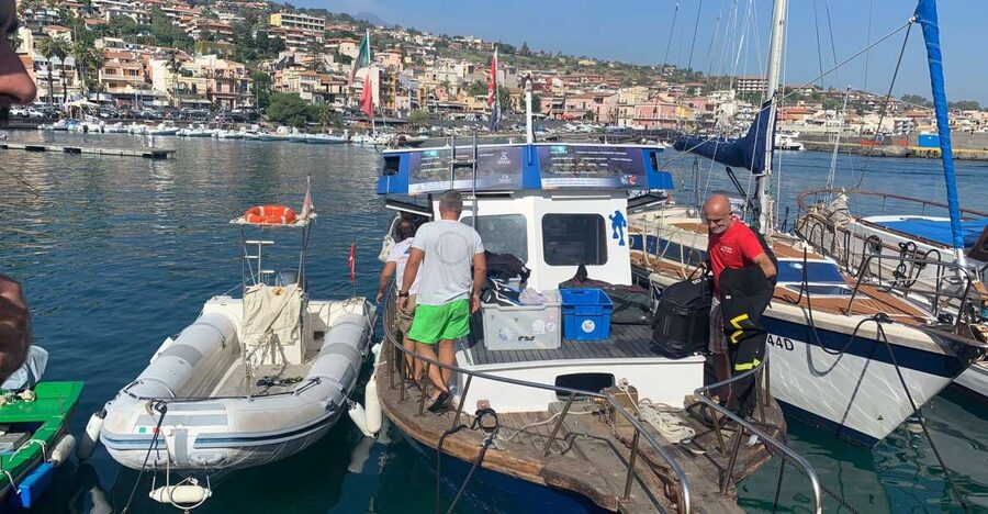 Catania: Cyclops Islands & Timpa Nature Reserve Boat Tour - What the three hours feel like
