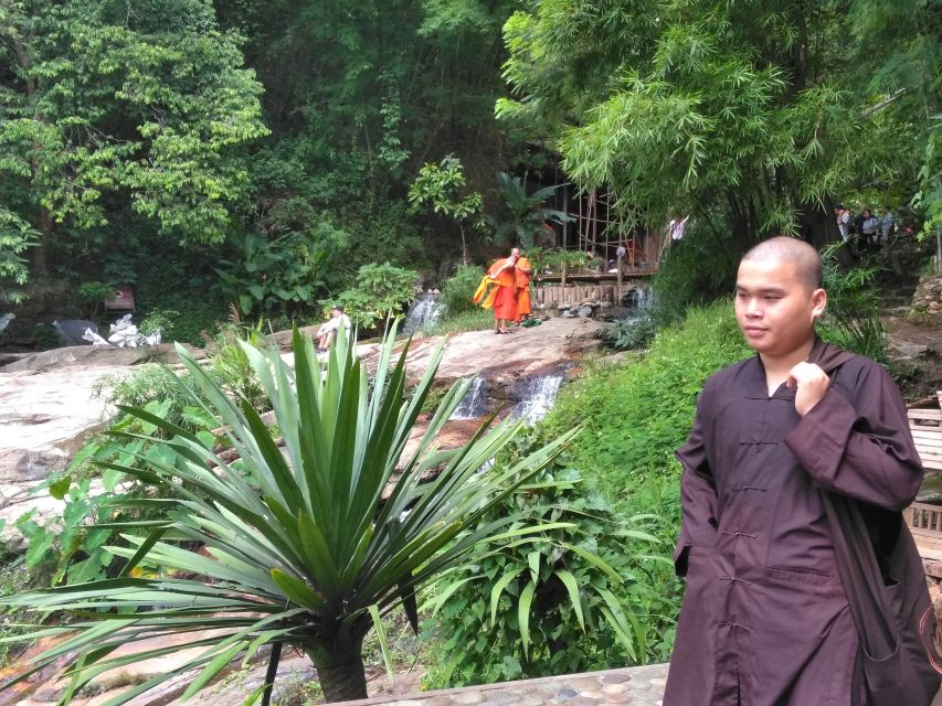 Chiang Mai: 7-Hour Doi Suthep National Park Summit Hiking - The ride back and second temple pause