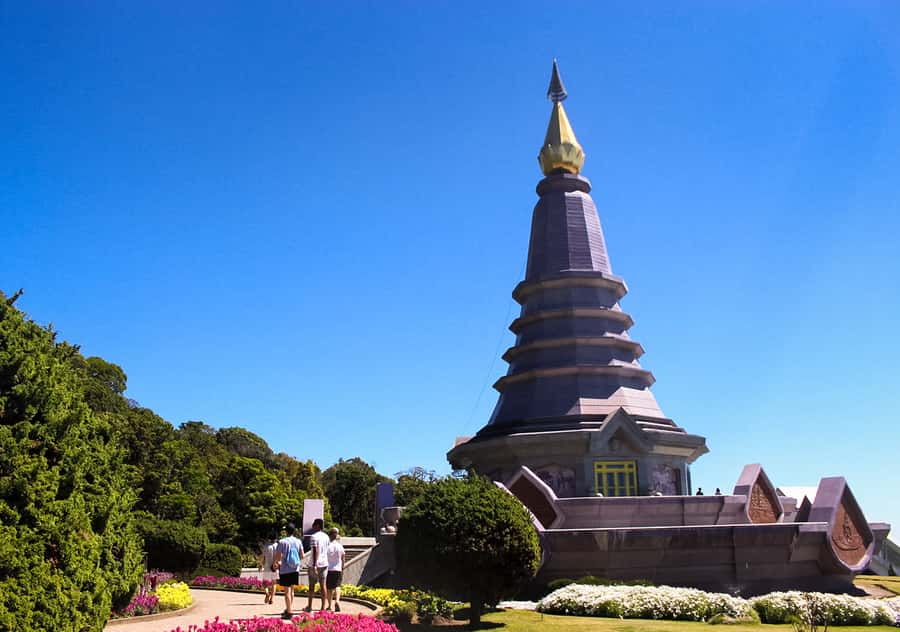 Chiang Mai: Doi Inthanon National Park with Ticket & Lunch - The Twin Pagodas and Their Royal Gardens