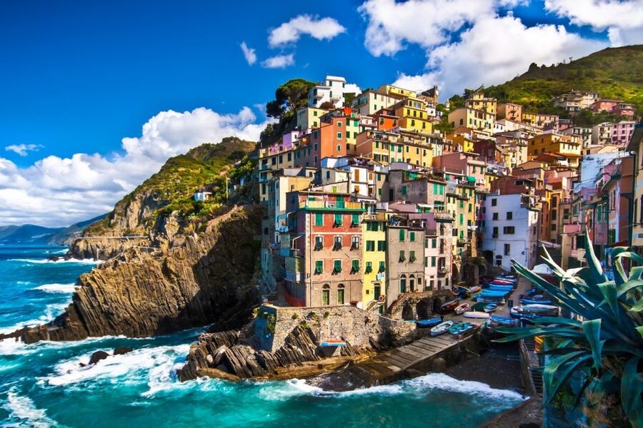 Cinque Terre: 2-Hour Private Boat Tour - Starting at Riomaggiore’s marina