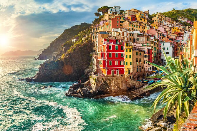 Cinque Terre and Pisa Tower Tour from Florence Semi Private - What the guides do, and what they do not do