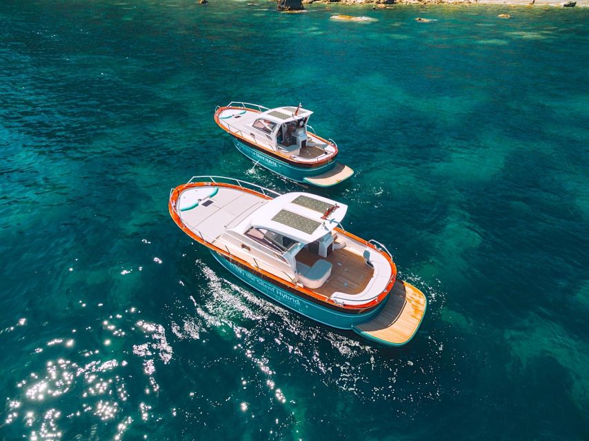 Cinque Terre: Hybrid Boat Tour with Swimming Stop - Vernazza, the most photogenic stop from offshore