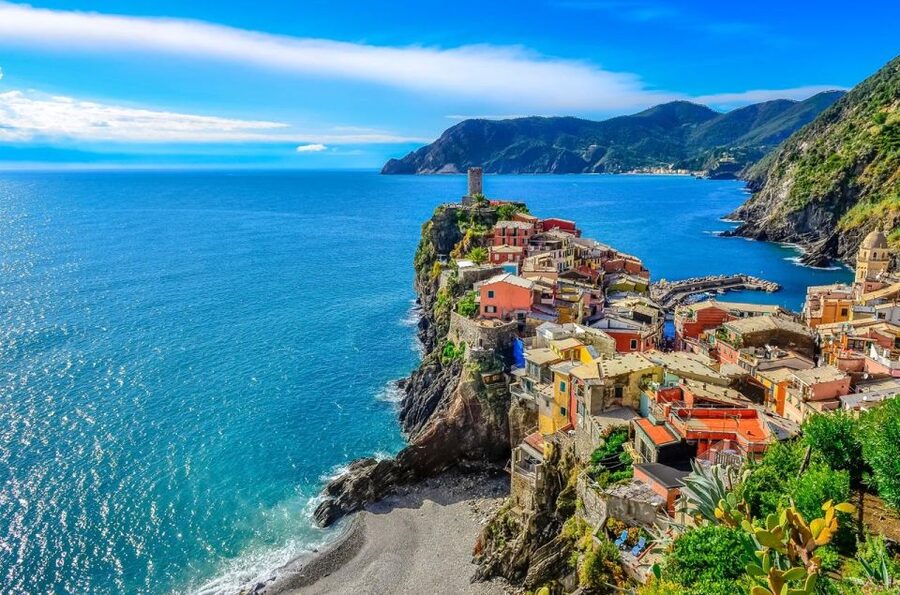 Cinque Terre: Hybrid Boat Tour with Swimming Stop - What the crew adds to the trip