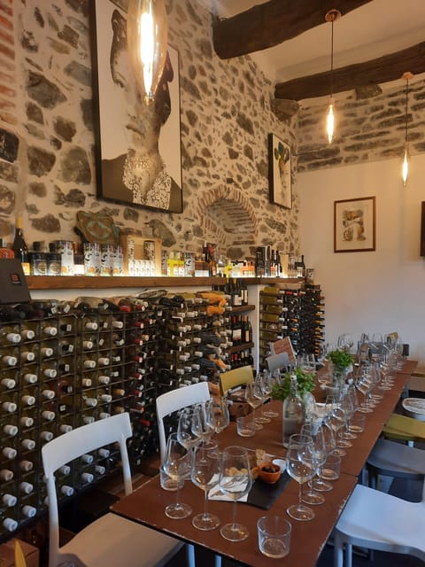 Cinque Terre: Pesto Making Class with Wine and Food Tasting - Choosing the right session time