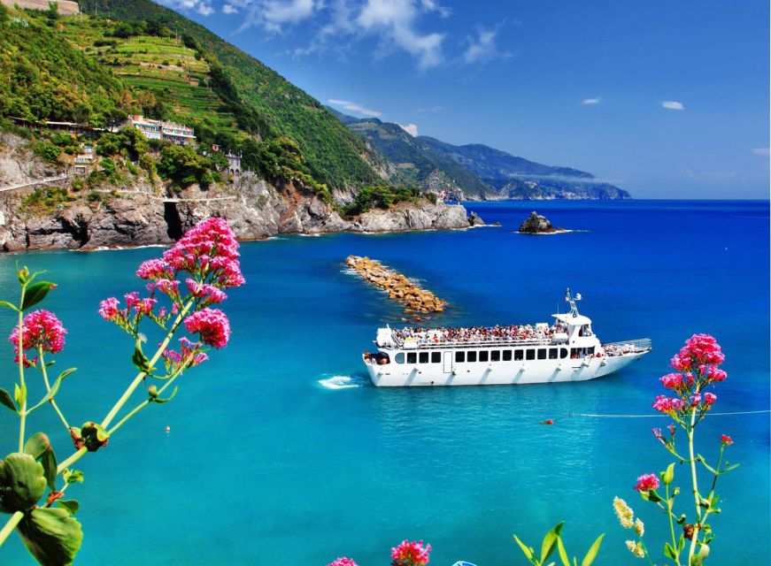 Cinque Terre Small Group by Minivan from Lucca - Manarola From the Water or Rail Line