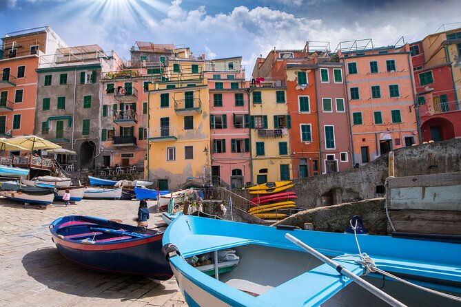 Cinque Terre Small Group or Private Day Tour from Florence - What the small van and guide add
