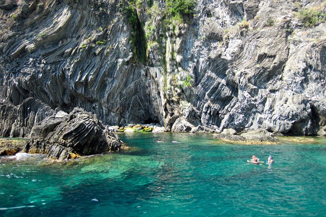 Cinque Terre Sunset Boat Tour Experience - Why seeing Cinque Terre from the water matters