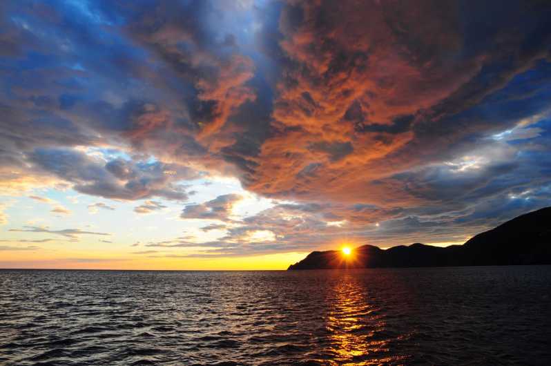 Cinque Terre: Sunset Cruise with Aperitif on Board - Why the sea is the best place to watch Cinque Terre