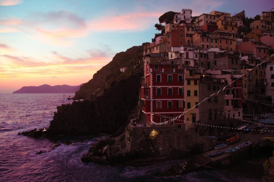 Cinque Terre: Sunset Cruise with Aperitif on Board - What the food and drinks add to the experience