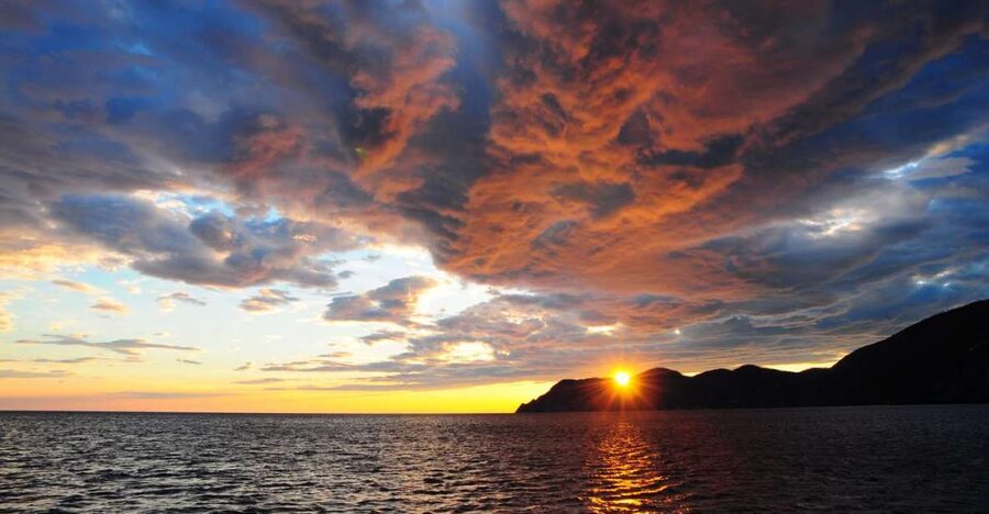 Cinque Terre: Sunset Cruise with Aperitif on Board - Leaving Monterosso from Molo dei Pescatori
