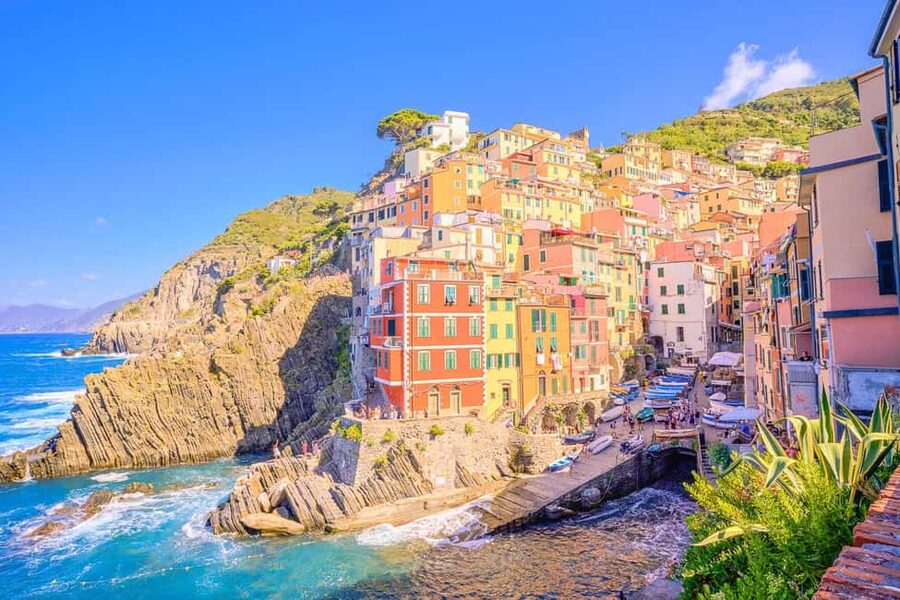 Cinque Terre Tour and Limoncino by Train from La Spezia - Why the train is the right choice