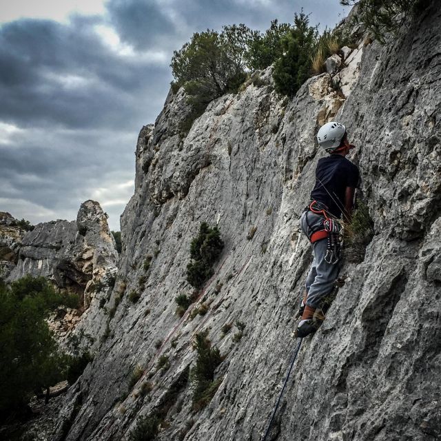 Climbing Discovery Session in the Calanques near Marseille - Who should book this climbing session?