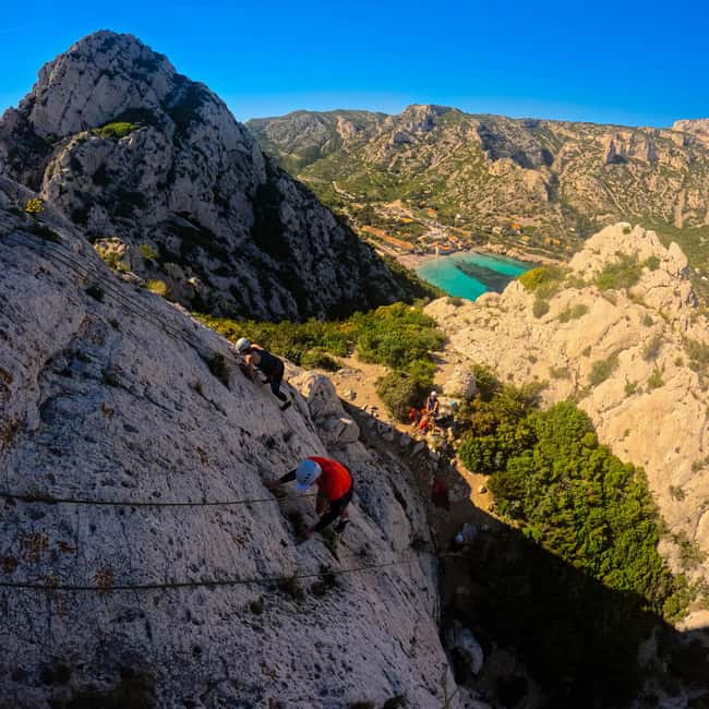 Climbing Discovery Session in the Calanques near Marseille - Climbing above the Mediterranean in the Calanques