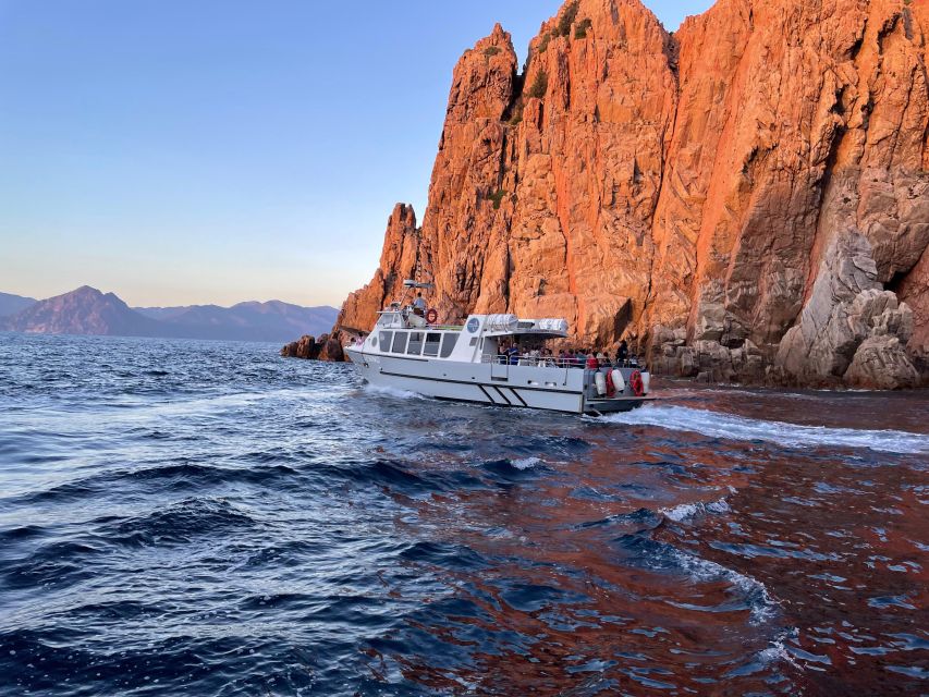 Croisière visite des Calanques de Piana Baignade en vedette - Why the Piana coast works so well by boat