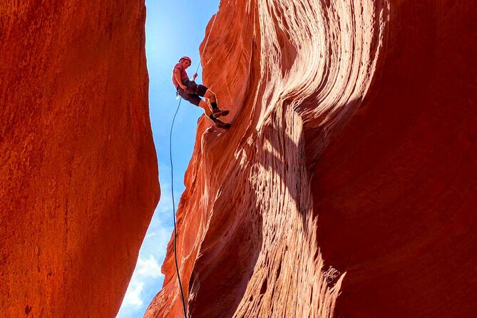 East Zion: Coral Sands Half-day Canyoneering Tour - Rappelling with a first-time group