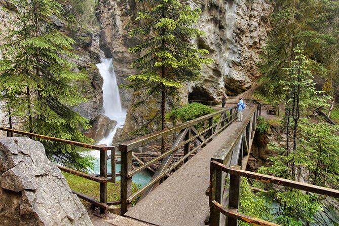 eBike and Hike Banff to Johnston Canyon small group guided program - Walking into Johnston Canyon and Lower Falls