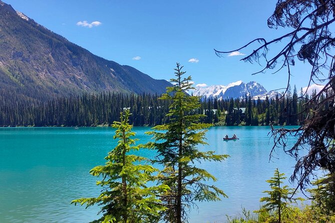 Emerald Lake Lake Louise Moraine Lake Half Day Tour - Vehicle comfort and group size