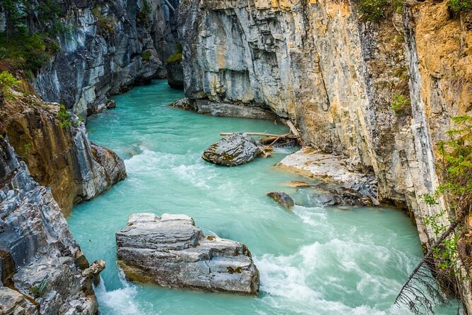 Explore 3 National Parks - Exclusive Small Group Tour - Why a small group changes the day