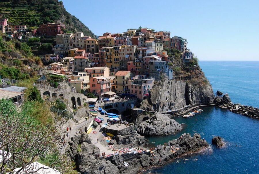 Florence: Cinque Terre Day Trip with Optional Street Food - Seeing Vernazza from the water