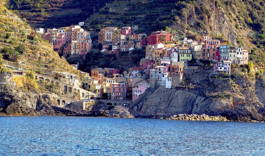 Florence: Cinque Terre Day Trip with Optional Street Food - Monterosso gives you the beach break