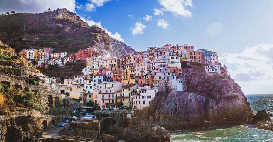 Florence: Cinque Terre Day Trip with Optional Street Food - Leaving Florence early and reaching Levanto