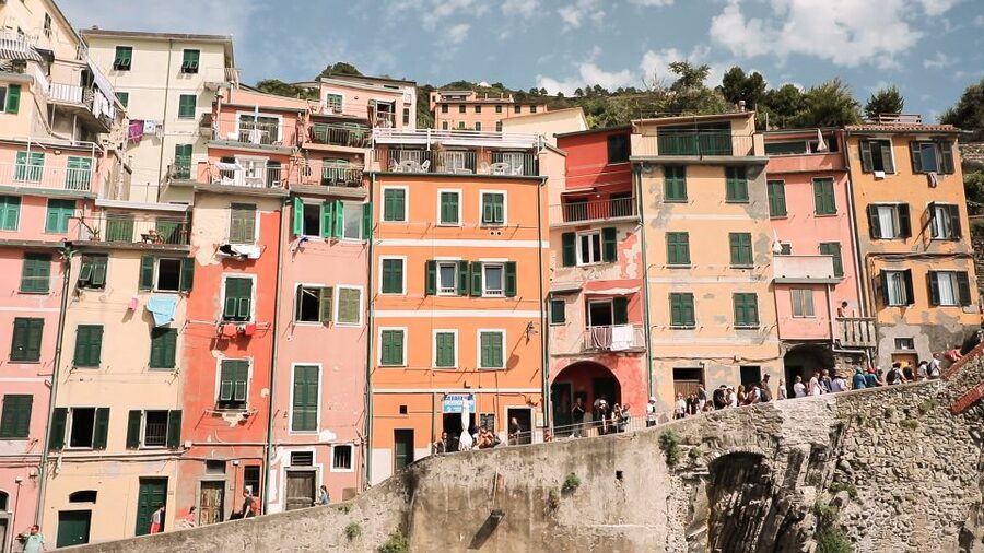 Florence to Cinque Terre: Round-Trip Escorted Journey - Getting around by train
