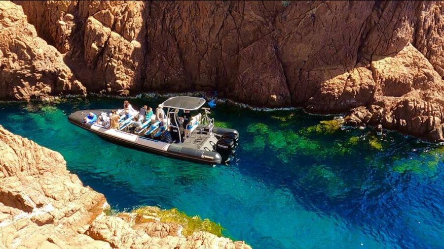 Fréjus: Estérel Calanques Speedboat Tour + Swim Stop - Practical packing for a sunny boat