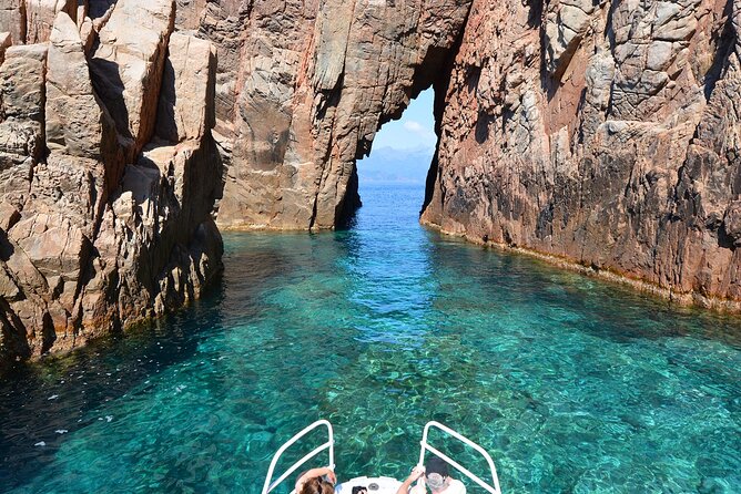 Friendly discovery of Scandola Calanques de Piana and meal stop at Girolata - Key points at a glance