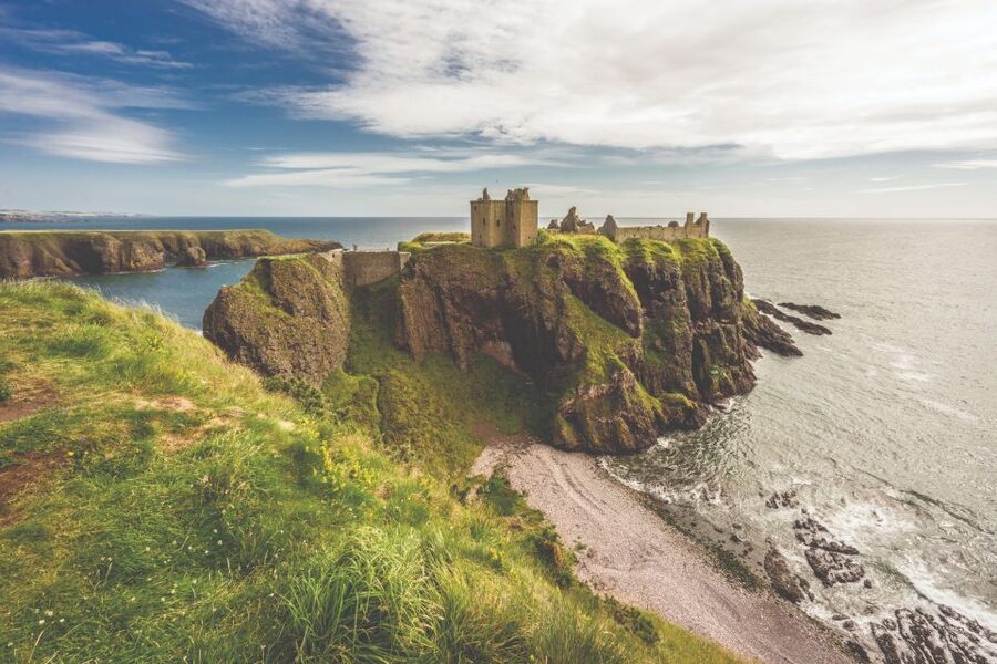 From Aberdeen: Dunnottar Castle and Cairngorms Day Trip - Braemar is your practical Highland lunch stop