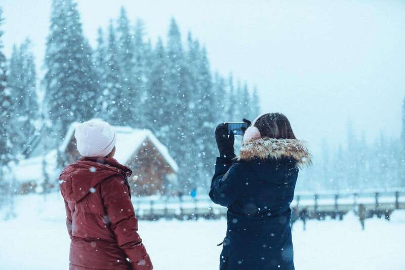 From Banff: Lake Louise & Yoho Full Day Tour - Lake Louise and the Victoria Glacier view