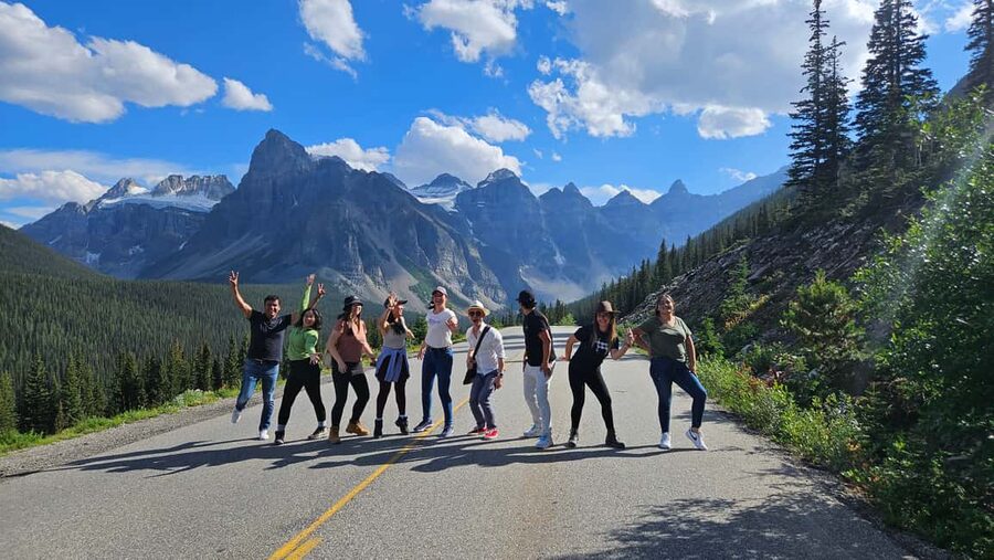 From Calgary/Canmore: Banff National Park Premium Day Trip - Banff town, 105 minutes for lunch and wandering
