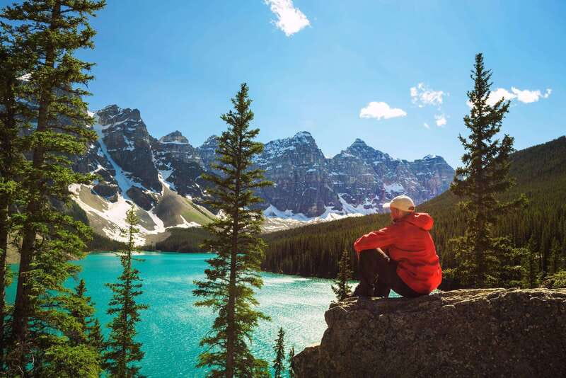 From Canmore/Banff: Moraine Lake Sunrise & Lake Louise Tour - Moraine Lake and the Rockpile in the first light