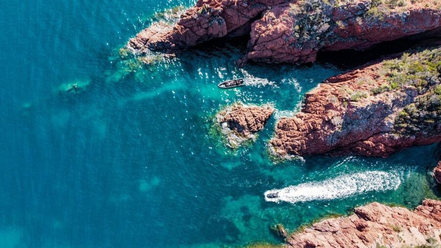 From Cannes: Essential Calanques de l'Estérel Sea Excursion - Architecture that appears between the cliffs