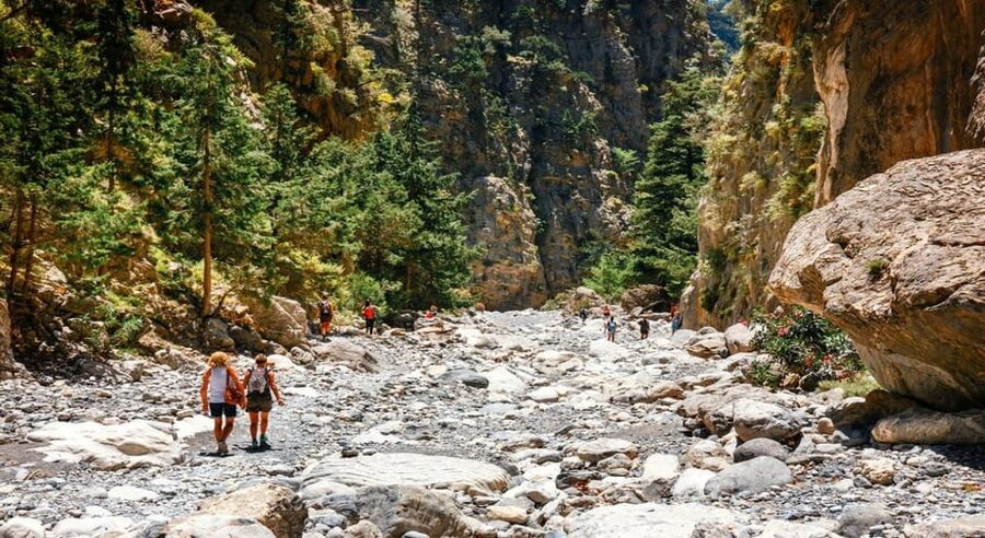 From Chania/Rethymno: Samaria Gorge Easy Way - Seeing Samariá Gorge without the full 16-kilometer hike