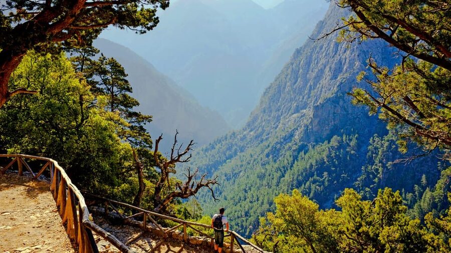 From Chania/Rethymno: Samaria Gorge Easy Way - The early pickup from Chania or Rethymno
