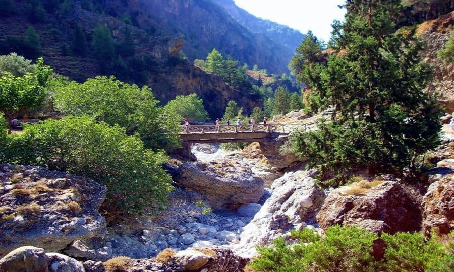 From Chania/Rethymno: Samaria Gorge Easy Way - The ferry to Agia Roumeli