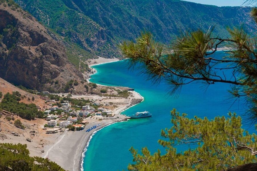 From Chania: Samaria Gorge with Professional Hiking Guide - Starting at the top of the gorge
