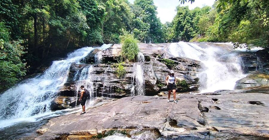From Chiang Mai: Doi Inthanon National Park Hiking Tour - Waterfalls, swimming, and a sensible towel